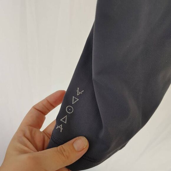 Formative Element Active Leggings Women's Size XL X-large Cropped Gray Capri.
Wa - Picture 4 of 6